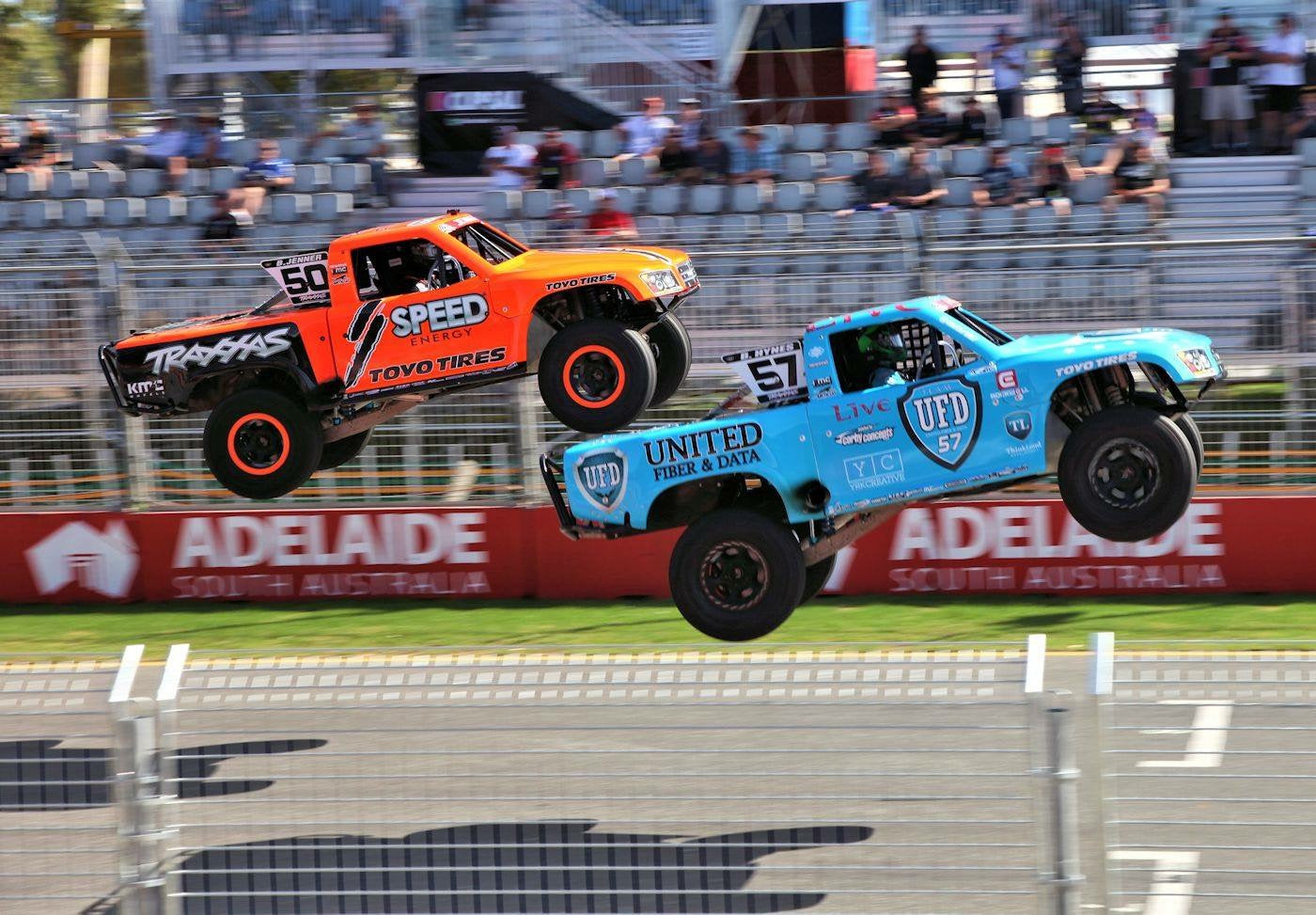 The Thrill - Blue 1:14 RC Stadium Super Truck view 2